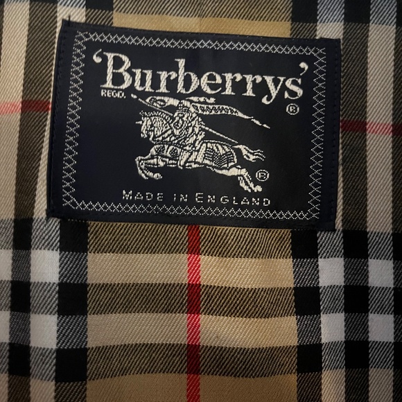 Women's’/Men’s Burberry Trench Coat - Extra Long - Picture 11 of 16